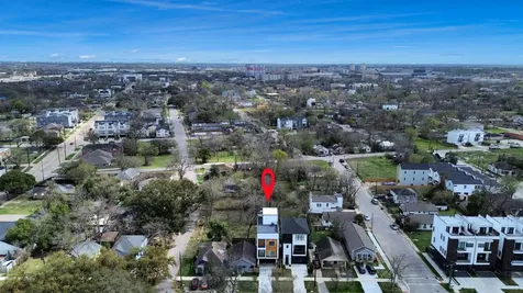 2711 Delano Street Houston TX 77004