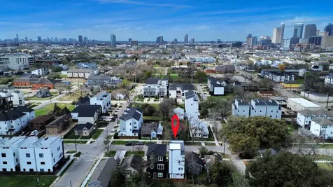 2711 Delano Street Houston TX 77004