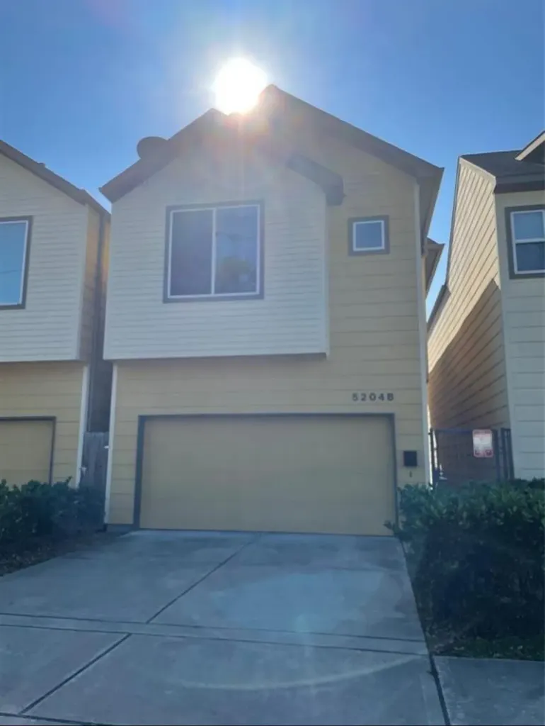 5204 Hershe Street B Houston TX 77020