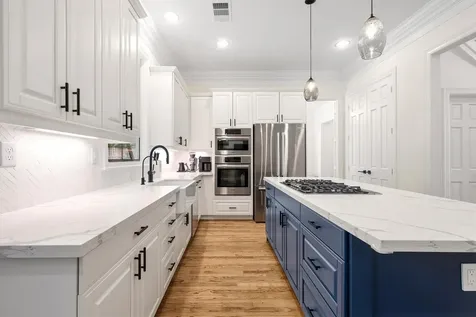 2 Pinewold Court Houston TX 77056