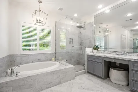 2 Pinewold Court Houston TX 77056