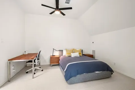 2 Pinewold Court Houston TX 77056