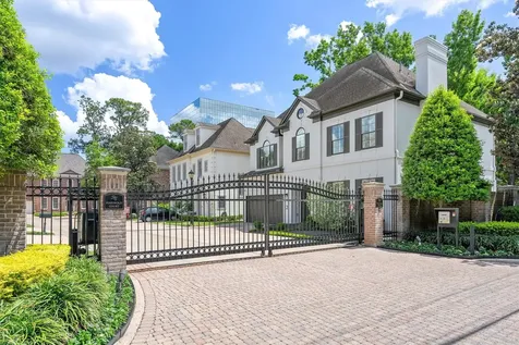 2 Pinewold Court Houston TX 77056