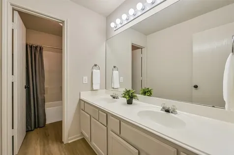 1404 Hollier Road Friendswood TX 77546