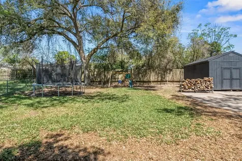 234 E Obryant Street Bellville TX 77418