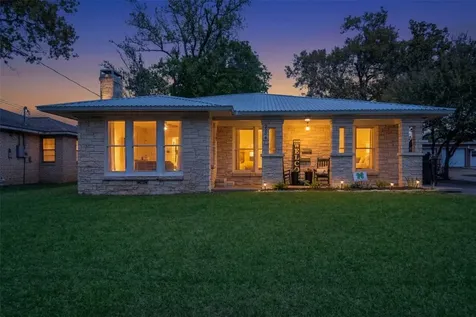 234 E Obryant Street Bellville TX 77418