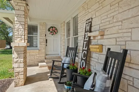 234 E Obryant Street Bellville TX 77418