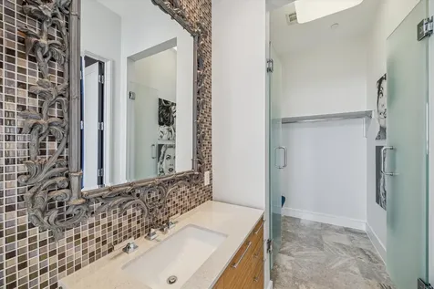 2727 Kirby Drive 19f Houston TX 77098