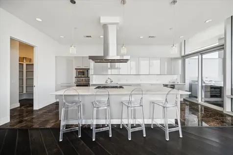 2727 Kirby Drive 19f Houston TX 77098