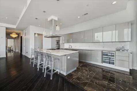 2727 Kirby Drive 19f Houston TX 77098