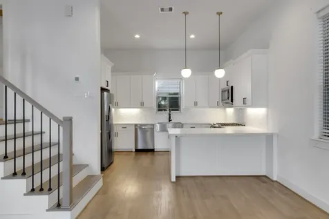 1526 Chestnut Street Houston TX 77009