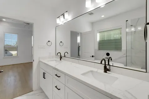 1526 Chestnut Street Houston TX 77009