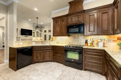 3202 Pine Hollow Circle Montgomery TX 77356