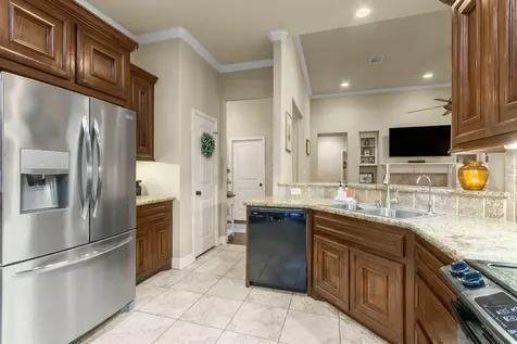3202 Pine Hollow Circle Montgomery TX 77356
