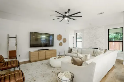 146 S Holly Laurel Circle The Woodlands TX 77382
