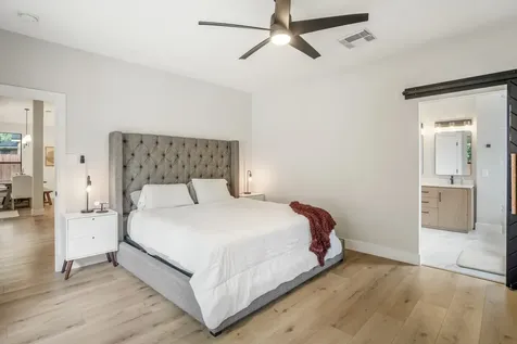 146 S Holly Laurel Circle The Woodlands TX 77382