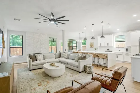 146 S Holly Laurel Circle The Woodlands TX 77382