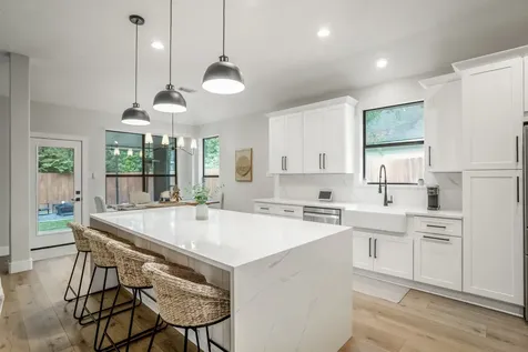 146 S Holly Laurel Circle The Woodlands TX 77382
