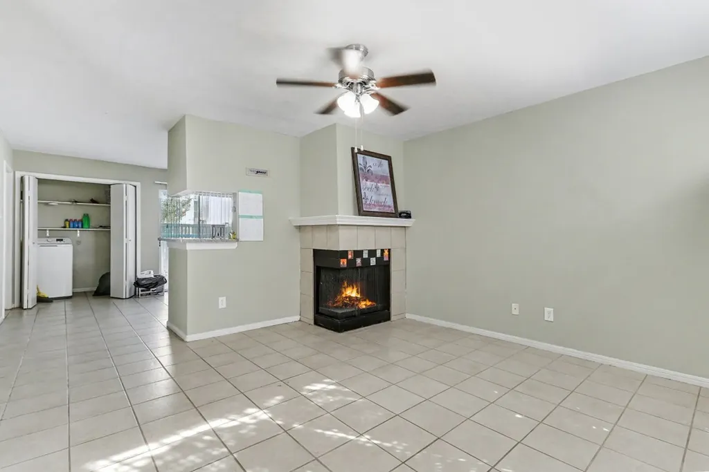 3506 Cove View Boulevard 1403 Galveston TX 77554
