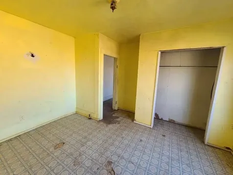 522 N Illinois Street Electra TX 76360