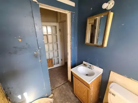 522 N Illinois Street Electra TX 76360