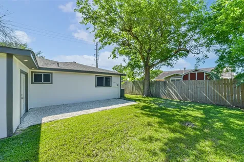 5034 Creekview Drive La Porte TX 77571