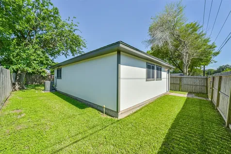 5034 Creekview Drive La Porte TX 77571
