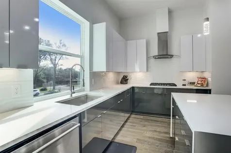 808 Fisher Street D Houston TX 77018