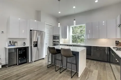 808 Fisher Street D Houston TX 77018