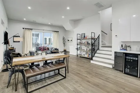 808 Fisher Street D Houston TX 77018
