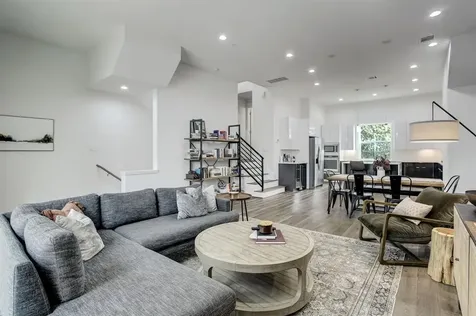 808 Fisher Street D Houston TX 77018
