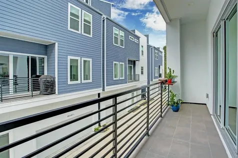 808 Fisher Street D Houston TX 77018