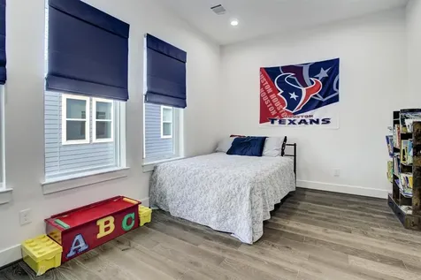 808 Fisher Street D Houston TX 77018