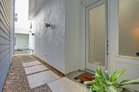 808 Fisher Street D Houston TX 77018