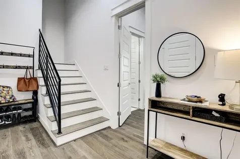 808 Fisher Street D Houston TX 77018