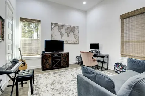 808 Fisher Street D Houston TX 77018