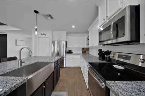 2063 White Buck Court Cleveland TX 77328
