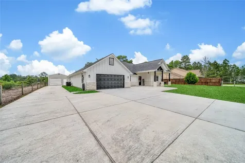 2063 White Buck Court Cleveland TX 77328