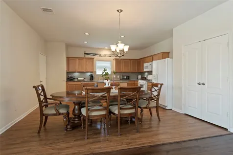 686 Fountain View Lane League City TX 77573