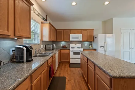 686 Fountain View Lane League City TX 77573