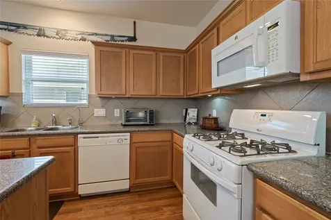 686 Fountain View Lane League City TX 77573