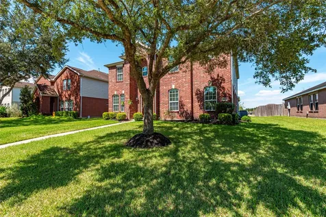 686 Fountain View Lane League City TX 77573