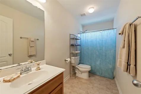 686 Fountain View Lane League City TX 77573