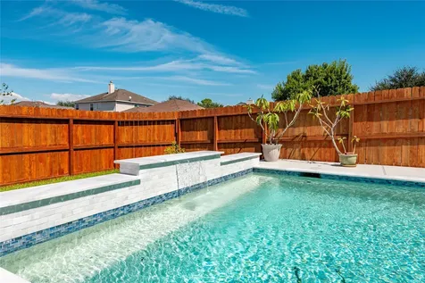 686 Fountain View Lane League City TX 77573