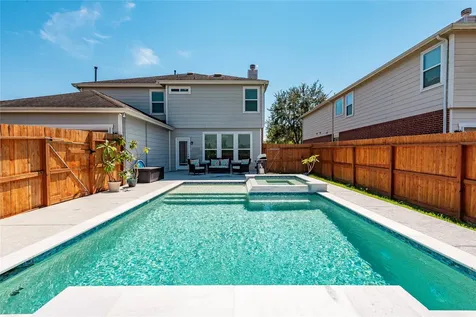 686 Fountain View Lane League City TX 77573