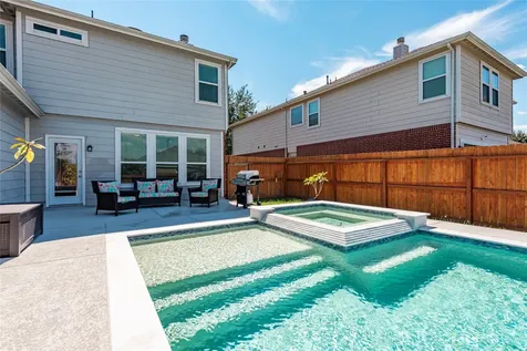 686 Fountain View Lane League City TX 77573