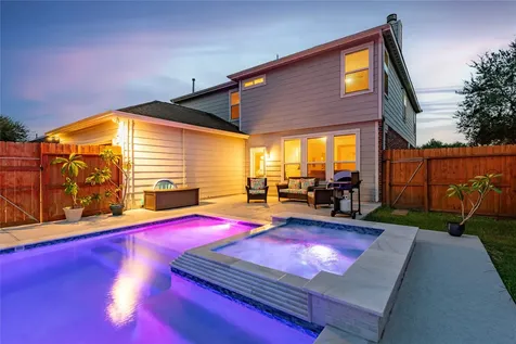 686 Fountain View Lane League City TX 77573