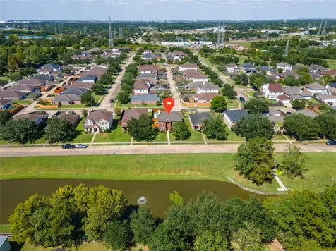 686 Fountain View Lane League City TX 77573