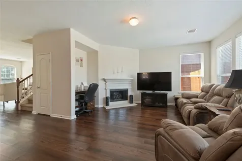 686 Fountain View Lane League City TX 77573