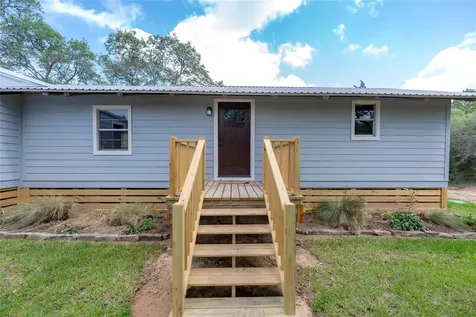 706 Crooked Creek Drive Sheridan TX 77475